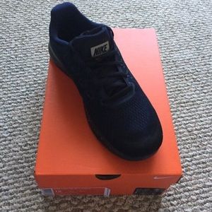 Men’s size 12 free run 2017 shield NEW & CHEAP